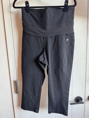Old Navy Black Active Capri Leggings